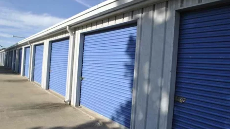 Storage units in Macomb, IL.