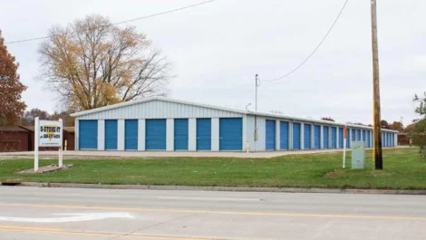 Storage units in Macomb, IL.