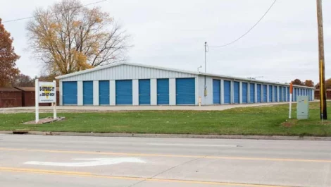 Storage units in Macomb, IL.